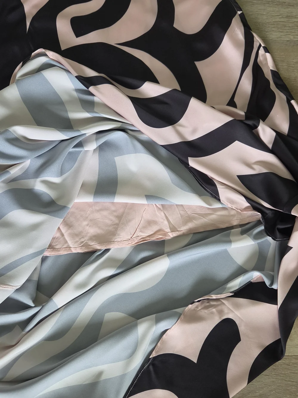 Petal & Pup Dress Size 14 New Satin Midi Side Zip Pink Black Abstract Print - Picture 10 of 14